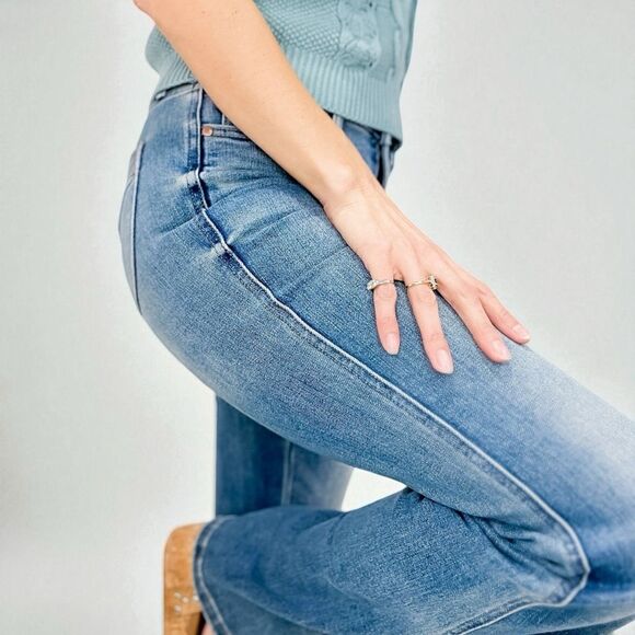 Judy Blue Mid Rise Tummy Control Flare Vintage Wash Jeans NWT - Picture 8 of 12